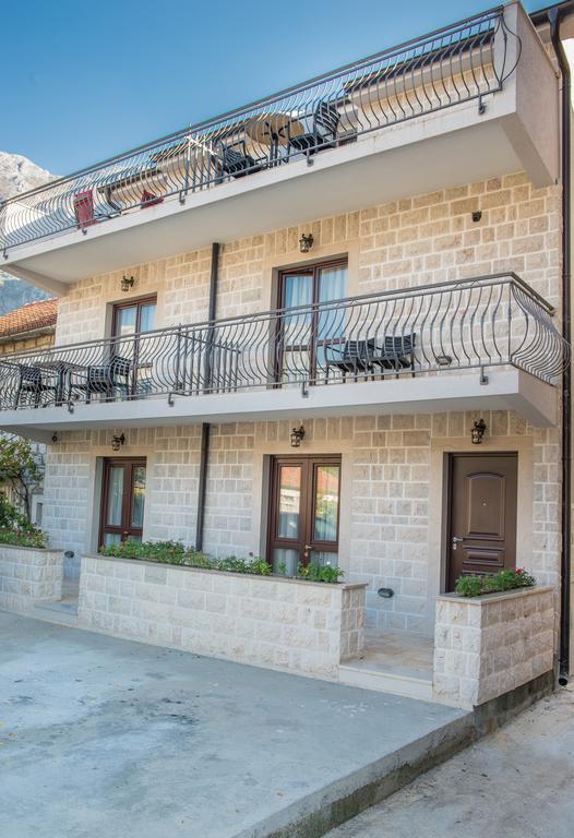 Apartments Marija Risan Esterno foto